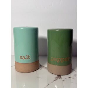 Modern Ceramic Salt and Pepper Shakers Set Green Mint Two-Tone Terracotta Base